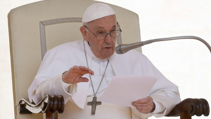 Ferenc pápa szerint más kell az egyház megújulásához