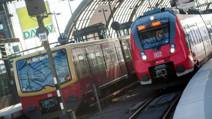 Vasúti sztrájk jön, a magyar utasokat is érinti