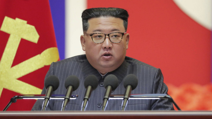 Észak-Korea bejelentette a koronavírus hivatalos legyőzését