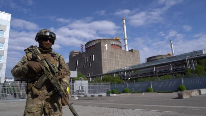 Nagy robbanás után nincs víz és áram a zaporizzsjai atomerőmű településén