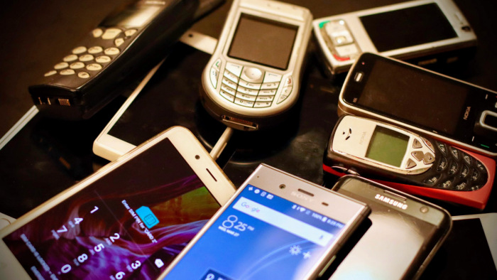 Ötvenezer ósdi mobilt már lecseréltek az állami akcióban
