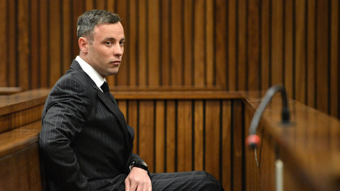 Kegyelemért folyamodik Oscar Pistorius, hogy idő előtt elhagyhassa a börtönt