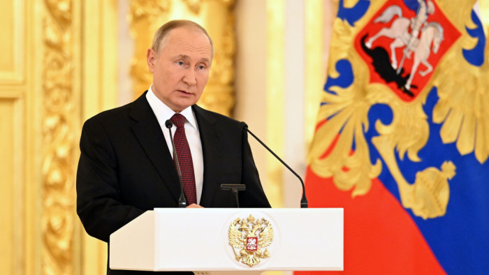 Nincs tovább, Vlagyimir Putyin aláír