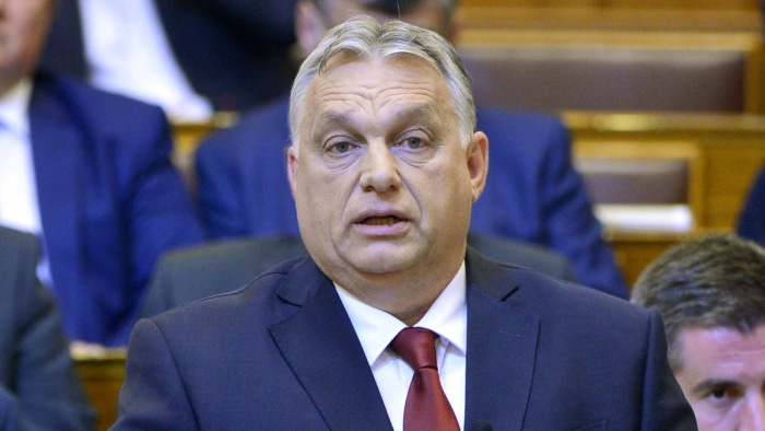 Orbán Viktor adócsökkentésekről és az első gyermekes nők új szja-mentességéről beszélt