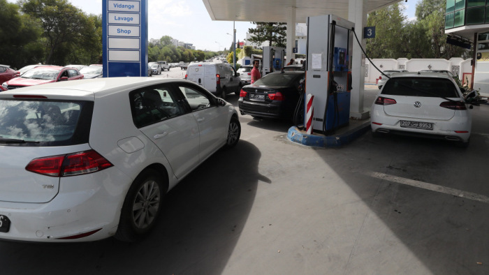 Brutális drágulás: 700 forintnál is többe kerül a benzin