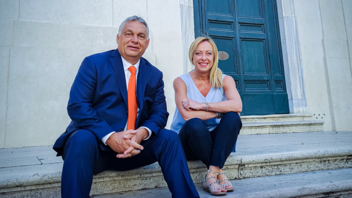 Giorgia Meloni: „Köszönöm, Orbán Viktor”