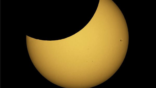 Gyűrűs napfogyatkozás Amerikában - videó