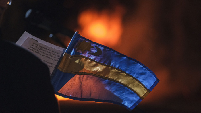 Autonómia: őrtüzeket gyújtottak Székelyföldön – képek