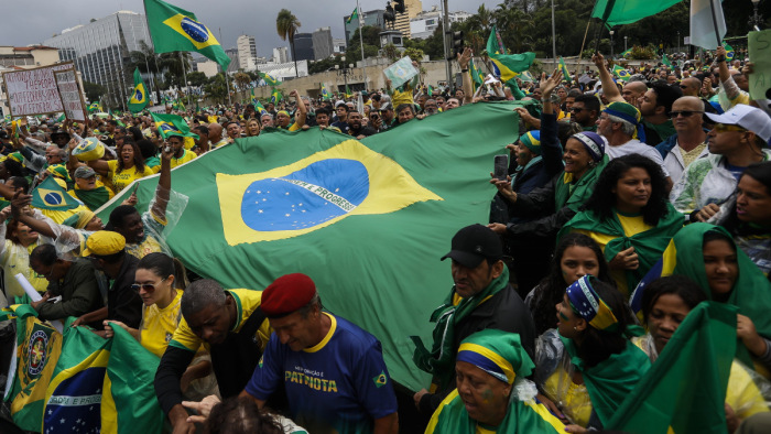 Jair Bolsonaro is beláthatta, nem feszítheti tovább a húrt