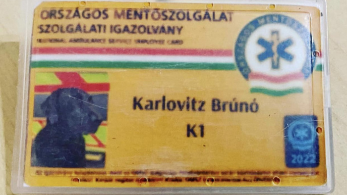 Különleges igazolványt kapott Karlovitz Brúnó az Országos Mentőszolgálattól