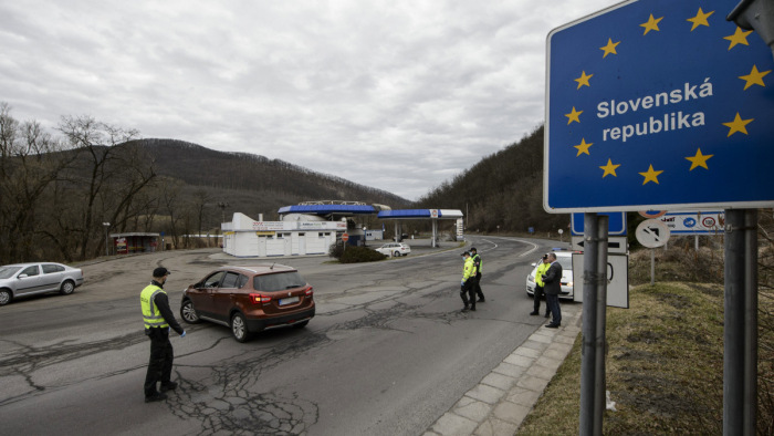 Biztonsági okból szigorítanak a magyar-szlovák határon - itt az átkelők listája