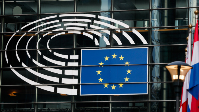 EP-s korrupció: jóváhagyták az uniós parlamenti reformterveket