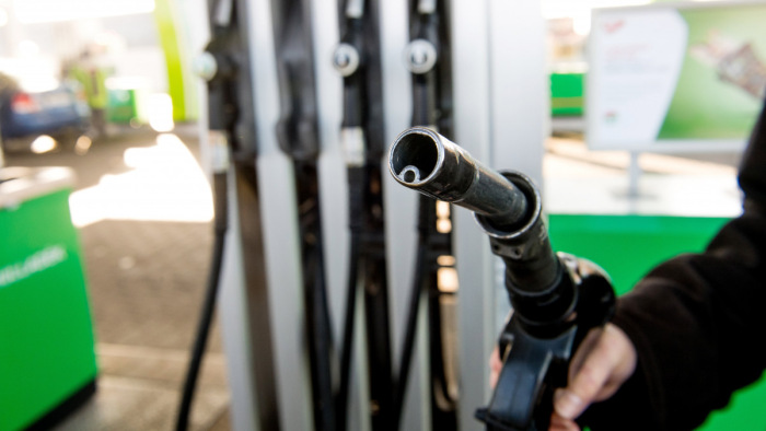 Grád Ottó: elkerülhető lenne a januári drasztikus üzemanyagár-emelés