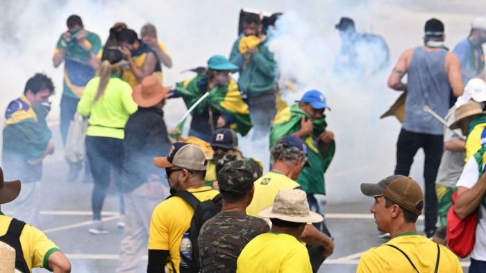 Zavargások: a rendőrfőkapitányságon felelt a kérdésekre Jair Bolsonaro