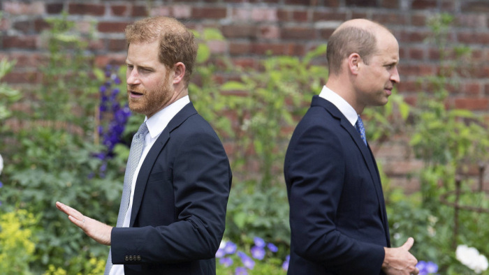 Közeli források szerint Harry herceg békekötést fontolgat a királyi családdal