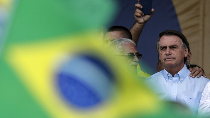Jair Bolsonaro beismert néhány hibát