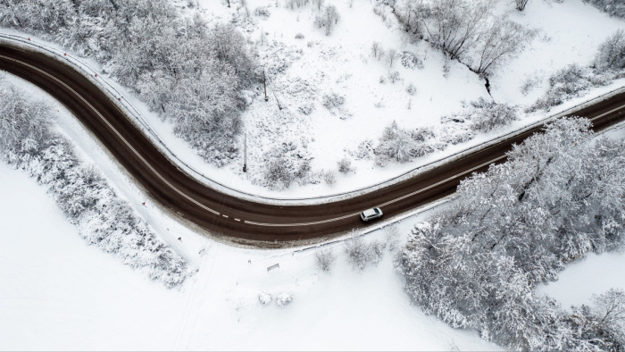 Emberéleteket követelt a havazás Közép-Európában