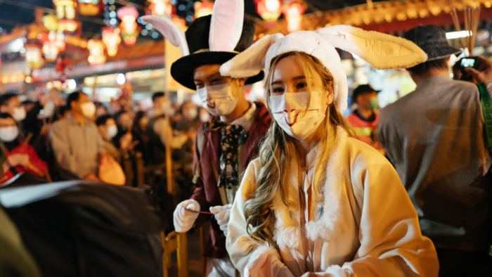 Beköszöntött a nyúl éve: óvatos fesztiválhangulatban Kína