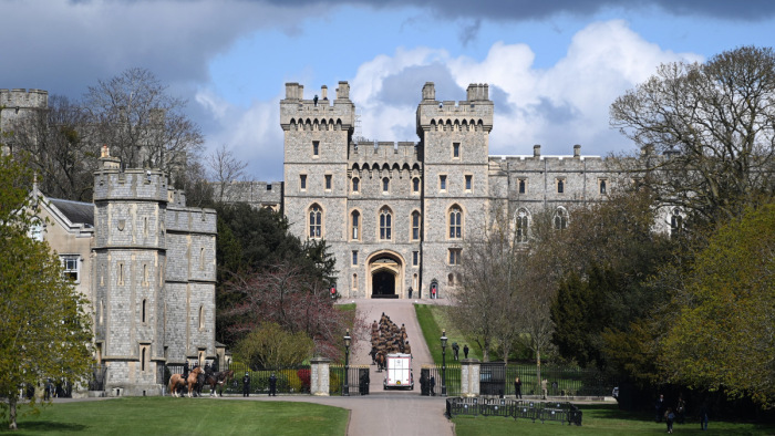 Vallott a felségárulással vádolt betörő, aki számszeríjjal jutott be a Windsor-kastélyba