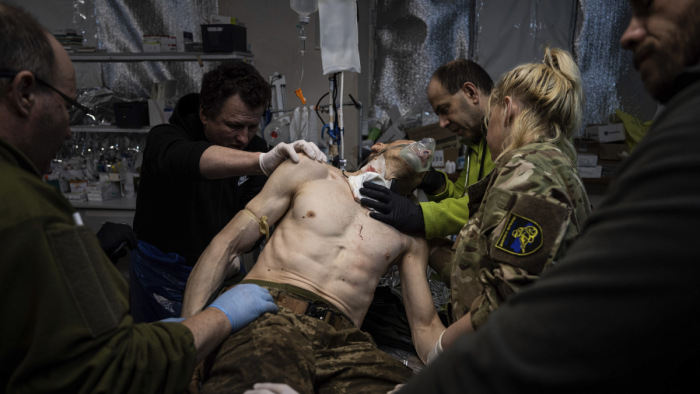 Életveszélyes elsősegély, avagy jaj az ukrajnai háború sebesült katonáinak