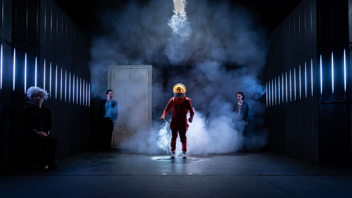 Egy ember három életperiódusát jeleníti meg a Radnóti Színház új darabja