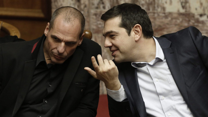 „Felbérelt martalócok” verték össze az ex-pénzügyminisztert Athénban