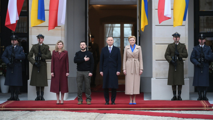 Már Varsóban tárgyal az ukrán elnök