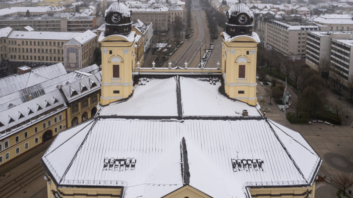 Már hó takará el a magyar tetőt - fotók