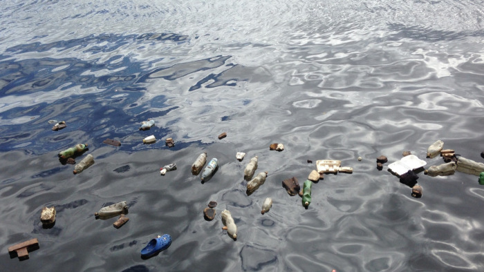 Panaszt tettek a műanyag palackok miatt az EU-nál