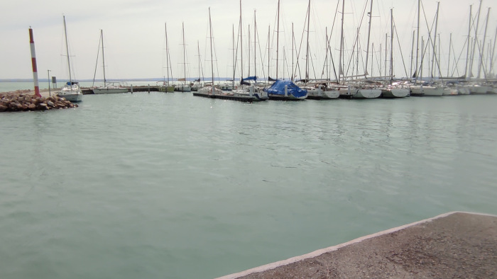 A vízügyesek is megszólaltak, még több vizet várnak a Balatonba