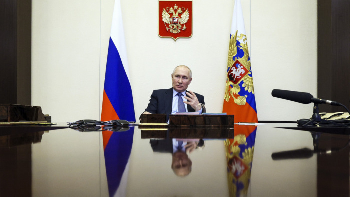 Vlagyimir Putyin: minden zsoldosnak hűségesküt kell tennie