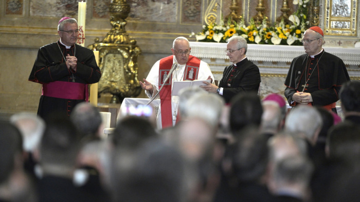 Ferenc pápa a Szent István-bazilikában: meg kell tisztítanunk az egyházat a világiasságtól