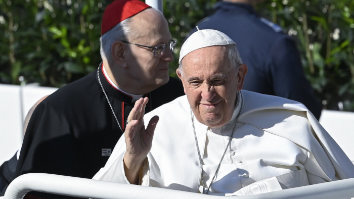 Hatalmas nézettséget hozott a pápa a Duna tévének