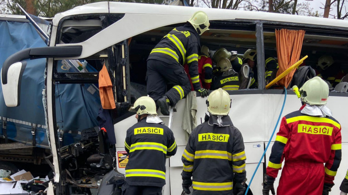Drámai friss információk a magyar busz súlyos szlovákiai balesetéről