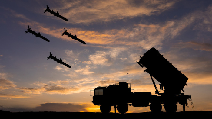 Máris kap 6 milliárd dollárnyi új amerikai katonai felszerelést Ukrajna