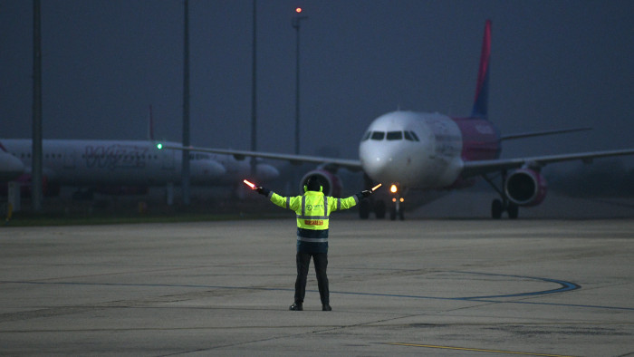 Több mint egymillió forintos büntetésre számíthat egy budapesti Wizz Air-utas