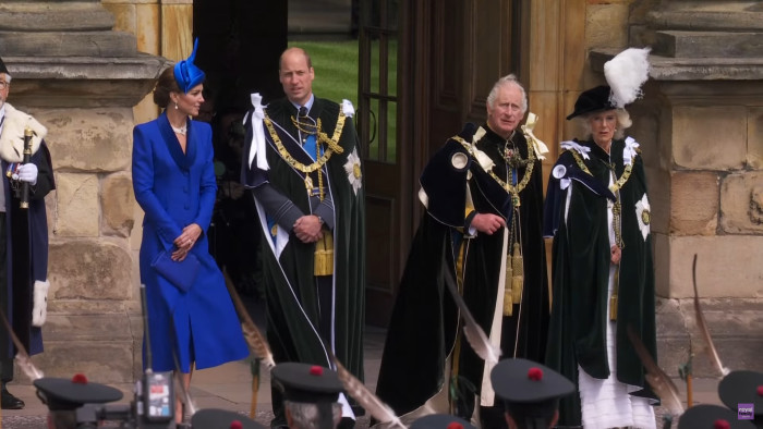 Újabb koronát kapott a brit uralkodó - videó