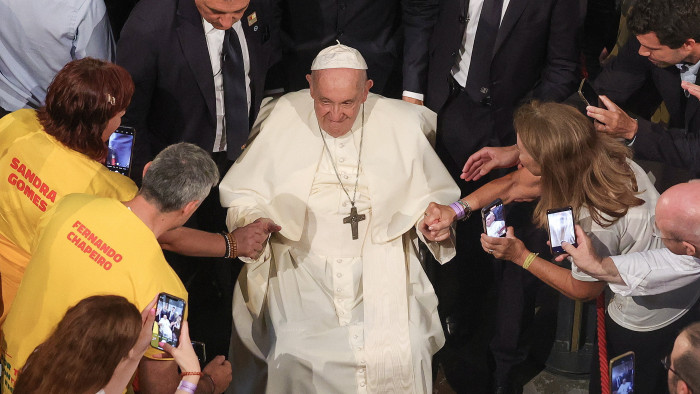Ferenc pápa a fiataloknak: ne engedjetek a status quo kísértésének!