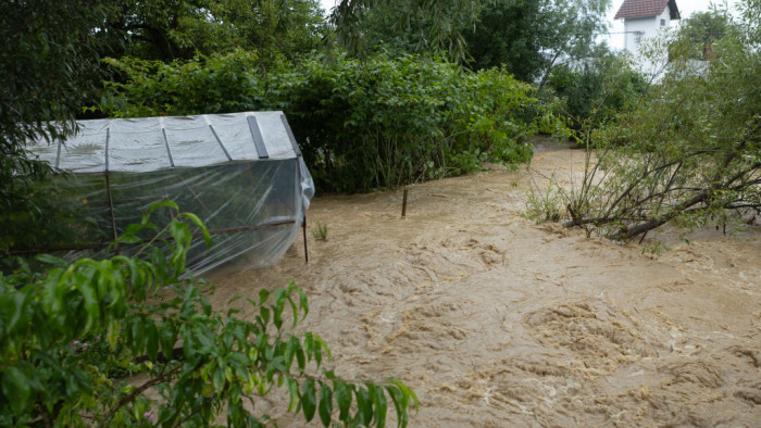 Vihar: halálos áldozatok Szlovéniában, áradások Ausztriában