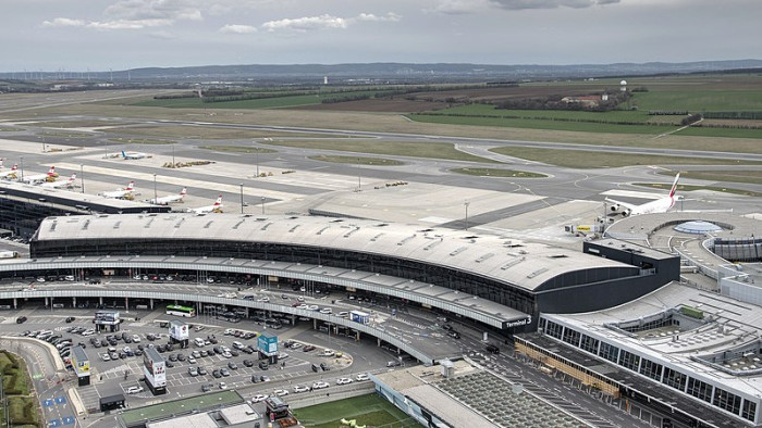 Bécsi repülőtér: 26 perc parkolásért 2422 euró, valaki hibázott