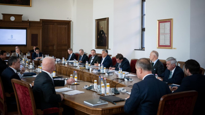 Új kormánybizottság alakult, Orbán Viktor a vezetője