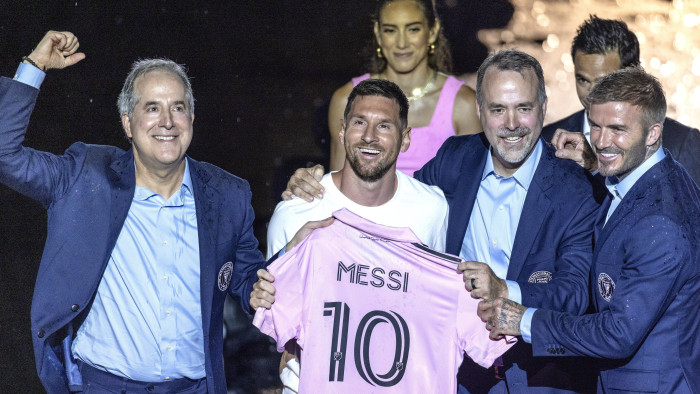Messi már januárban visszatérhet a Barcelonához