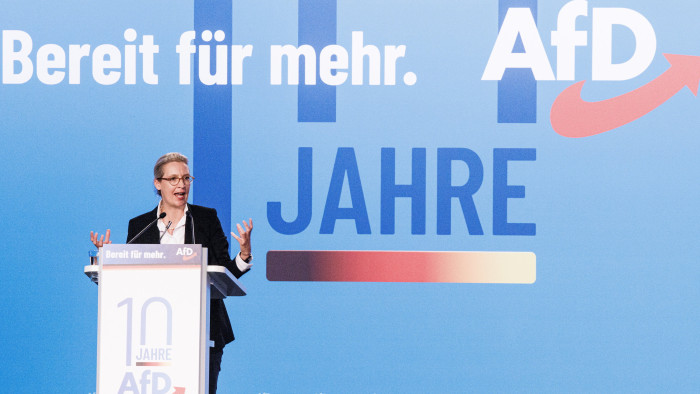 Szárnyal az AfD, a németek fele már ellenzi a párt kiközösítését