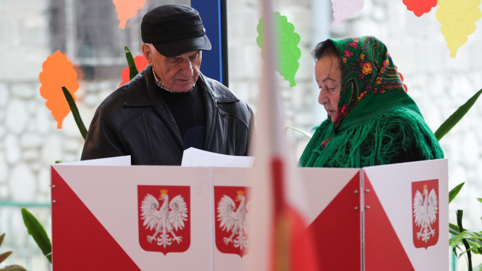Meghalt egy ember a lengyelországi választásokon