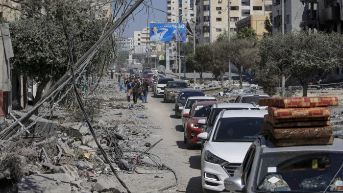 Zárlat a rafahi határátkelőn: betonfal, útakadály és nagypolitikai kötélhúzás