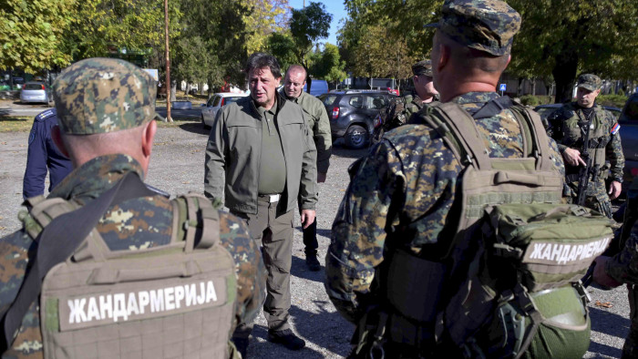 Több száz szerb rendőrt vezényeltek a szerb-magyar határra