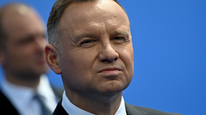 Szabadon engedték azt a két lengyel politikust, akiknek újból megkegyelmezett az államfő