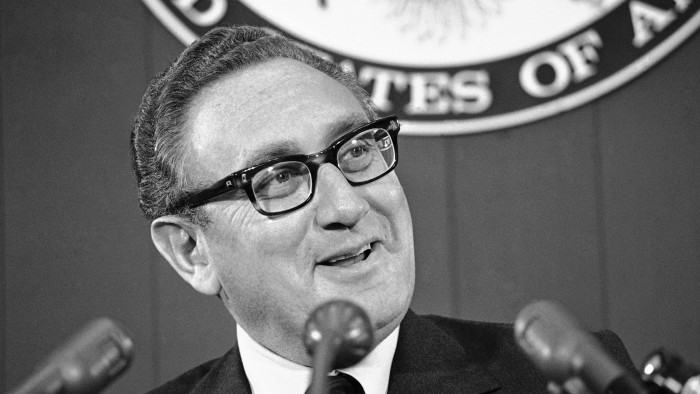 Vlagyimir Putyin méltatta az elhunyt Henry Kissingert
