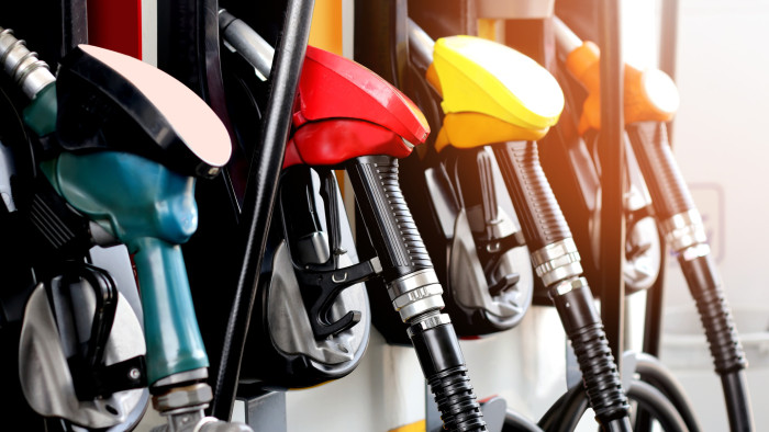 A benzin ára 25, míg a gázolajé 27 forinttal múlta felül az átlagos régiós üzemanyagárat a KSH friss statisztikája alapján