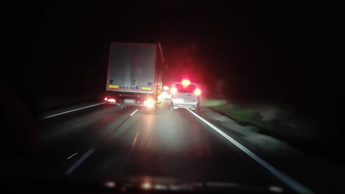 Kielőzött a kamion, de nem lett jó vége - videó